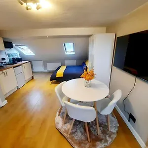 Alross Flat / Private Bathroom Londra