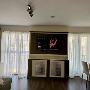  Apartment Excel O2 Arena - With River View