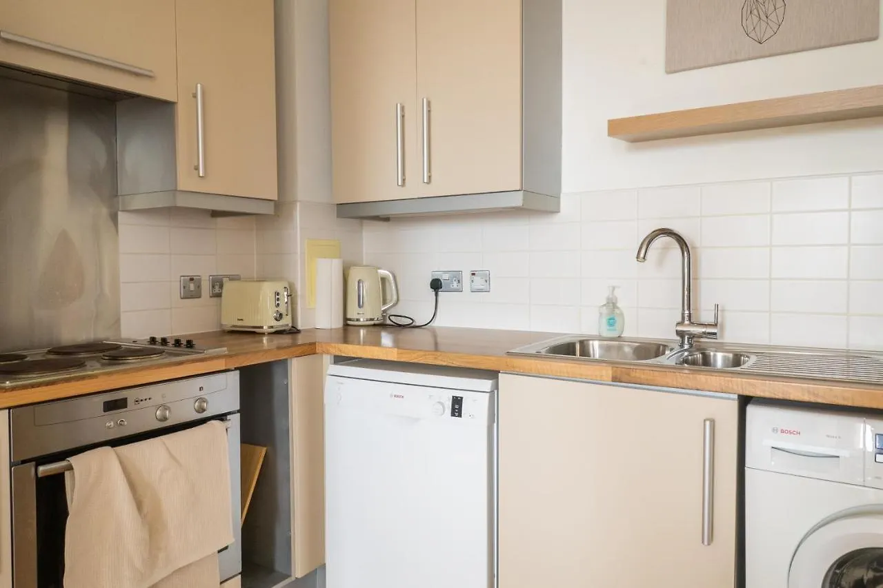City Air Apartments - Shadwell - Great Transport Links 런던