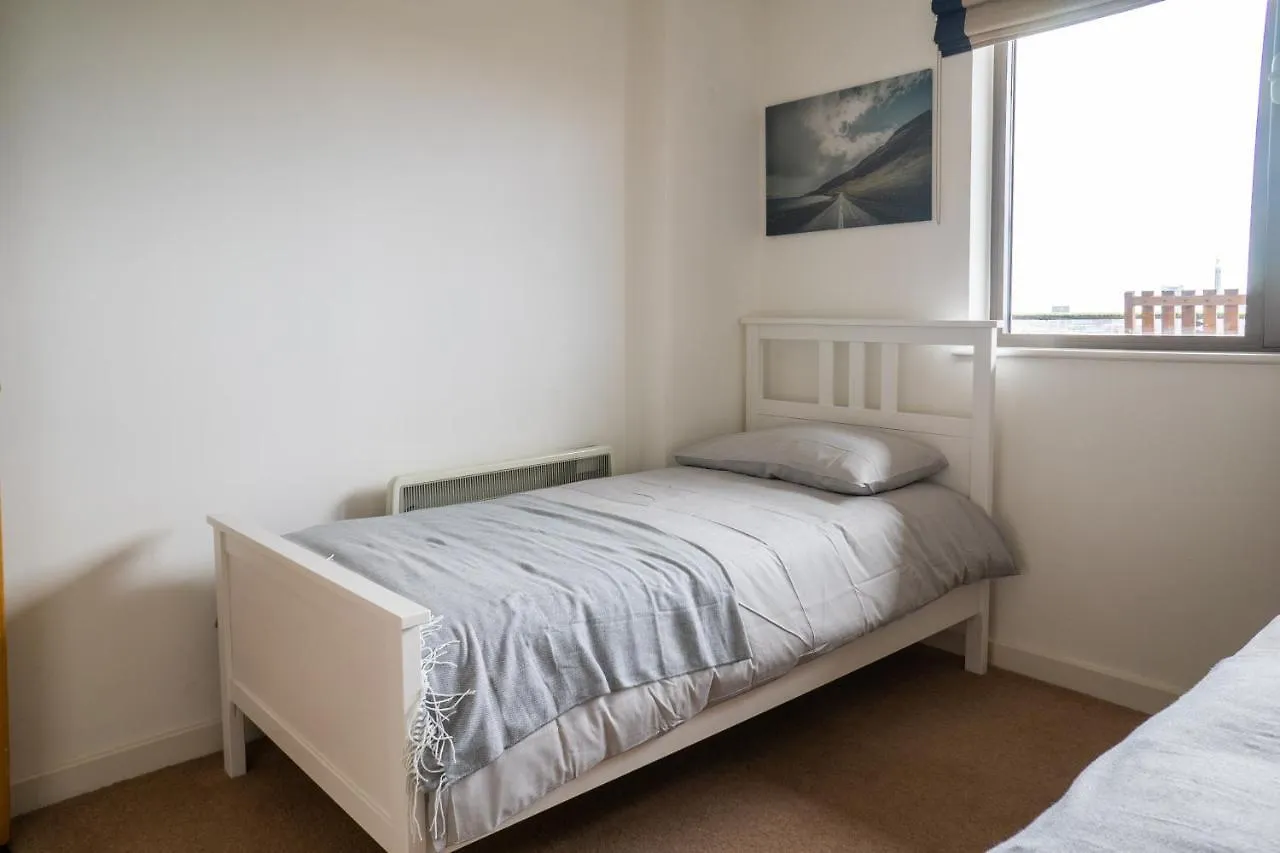 City Air Apartments - Shadwell - Great Transport Links 런던