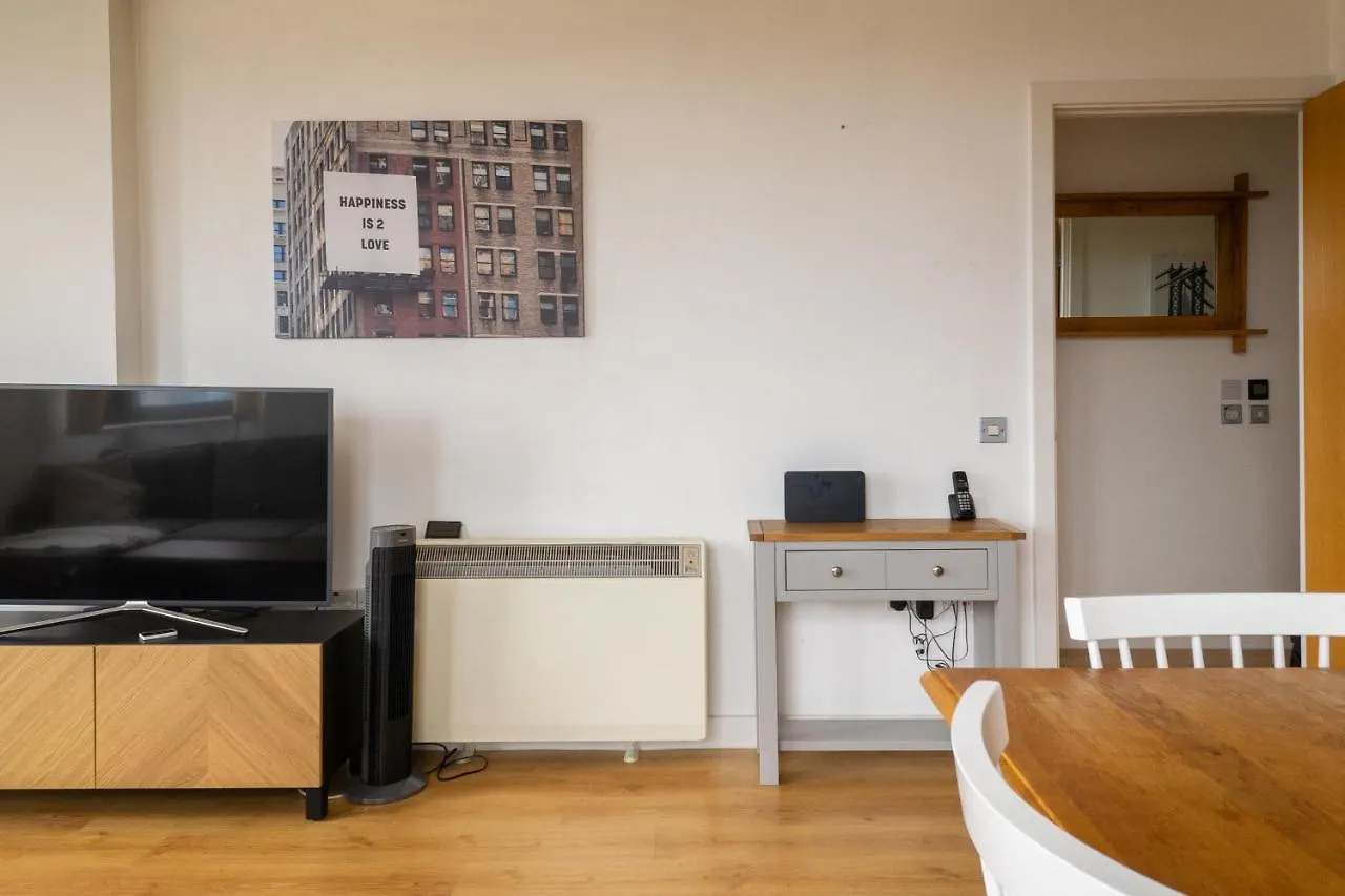 City Air Apartments - Shadwell - Great Transport Links 런던 영국