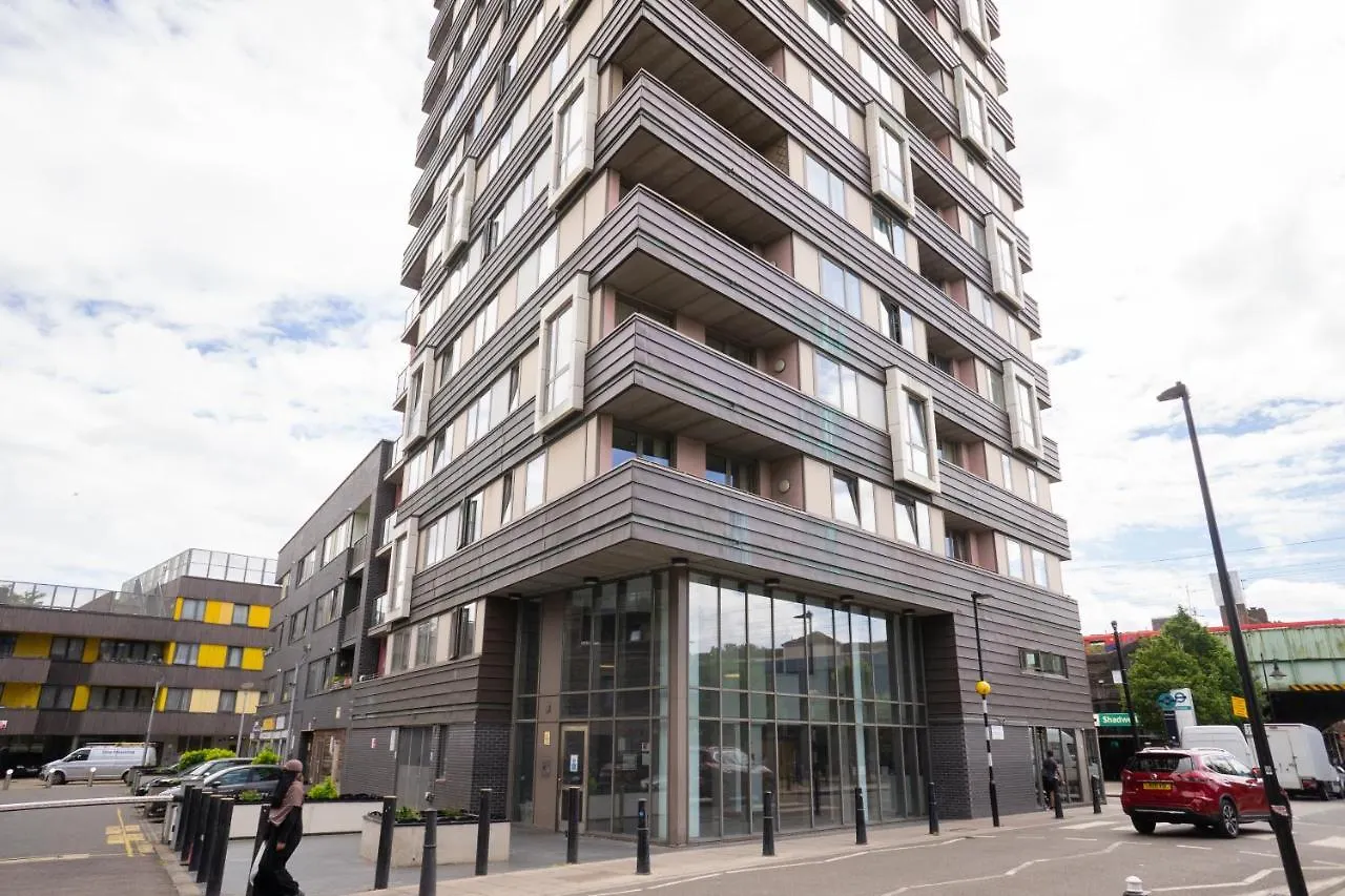 City Air Apartments - Shadwell - Great Transport Links 런던 0*,  영국