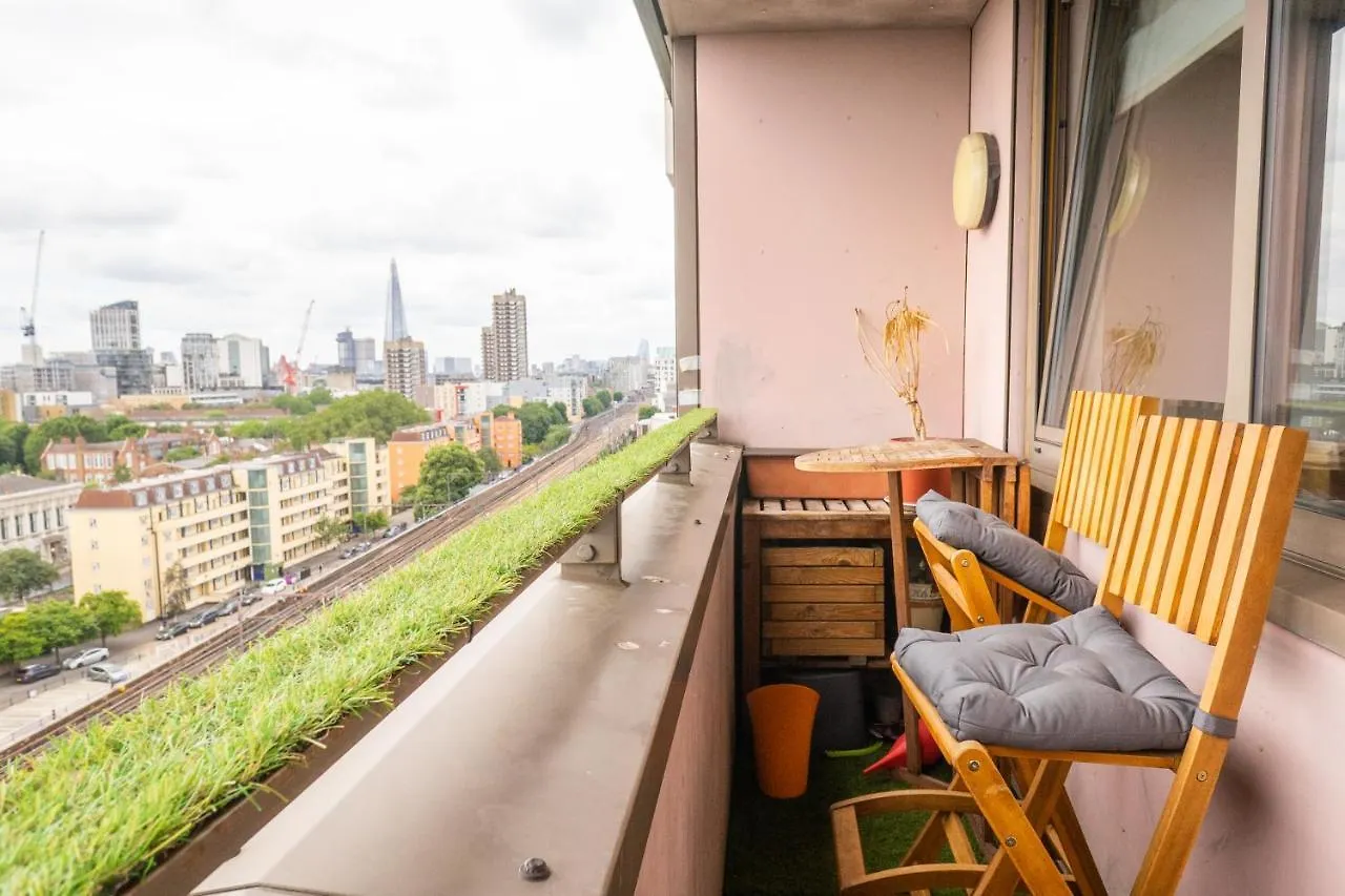 City Air Apartments - Shadwell - Great Transport Links 런던